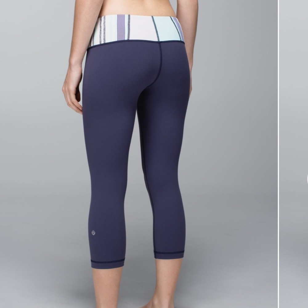Blue purple Lululemon Reversible Wunder Under Crop leggings capris size 4